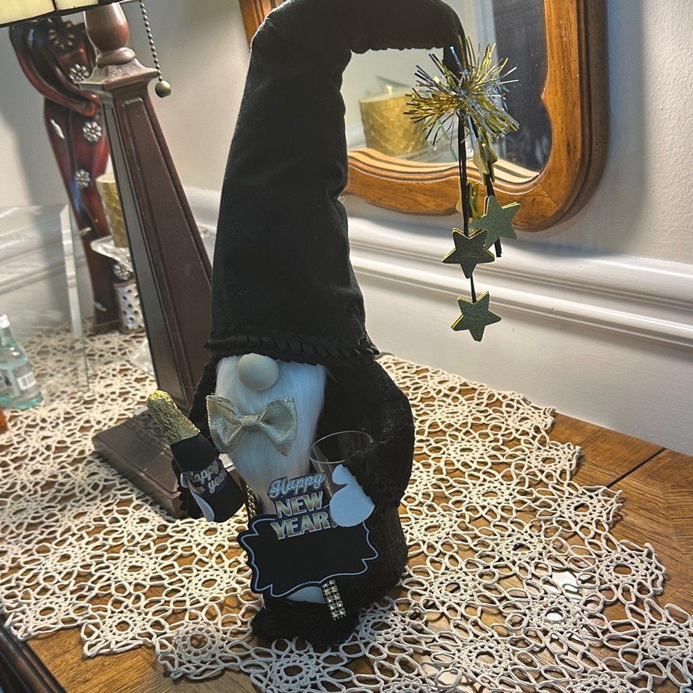 Elegant New Year Gnome with Black and Gold Details - Picture 4 of 7
